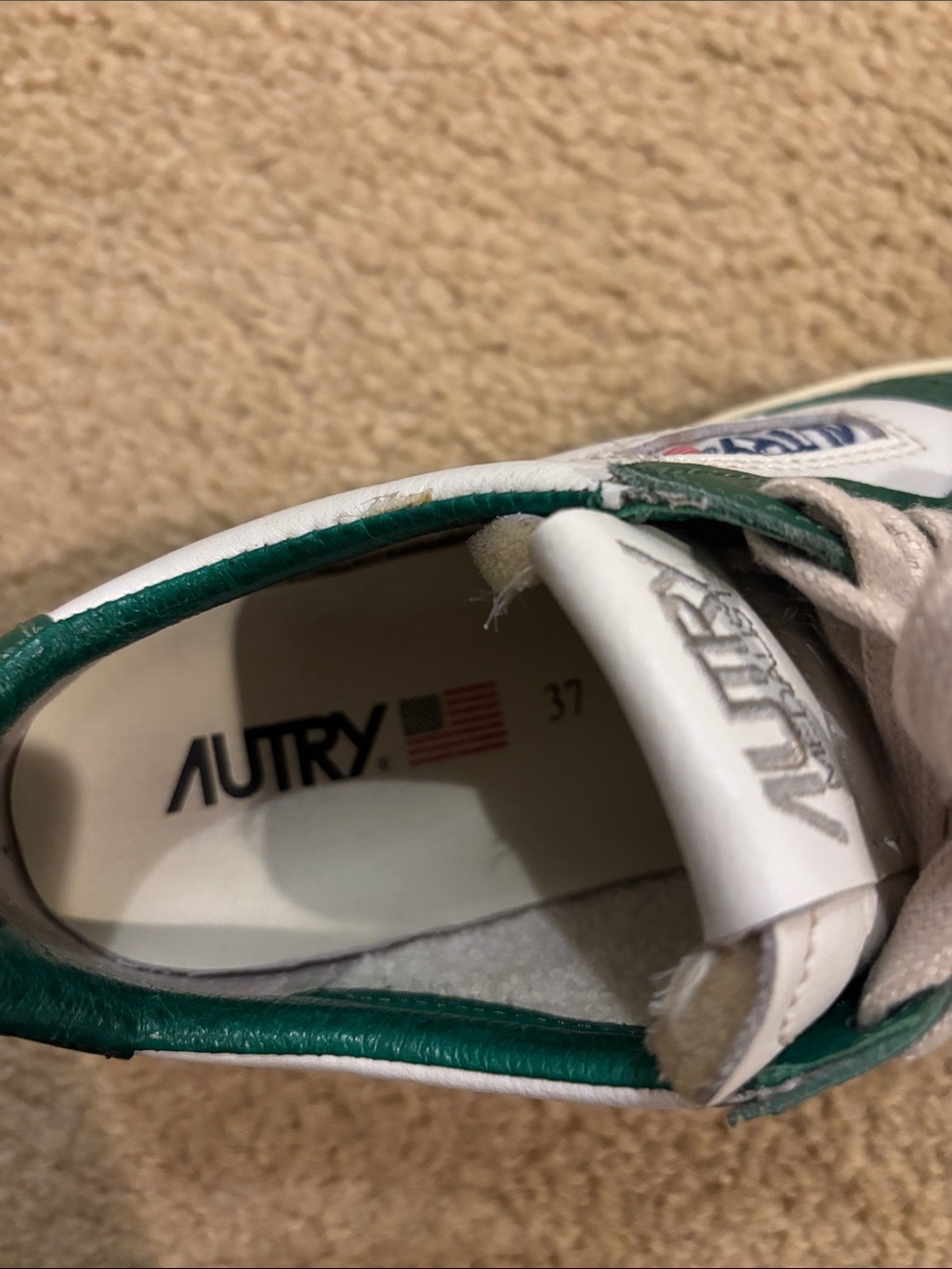 AUTRY SNEAKERS
MEDALIST LOW BICOLOR SNEAKERS IN WHITE AND GREEN LEATHER - Picture 5 of 6